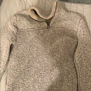 grey sherpa pullover!